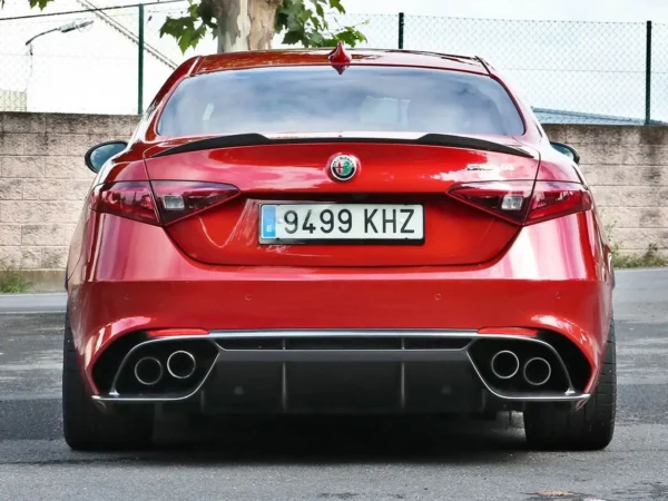 2018 Alfa Romeo Giulia 2.9 T Quadrifoglio - Image 10